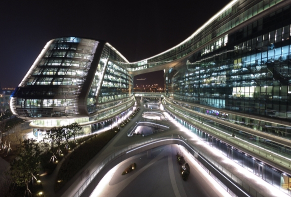 扎哈.哈迪德流動(dòng)藝術(shù)之美——上海凌空SOHO/攜程艾克森換熱機(jī)組案例